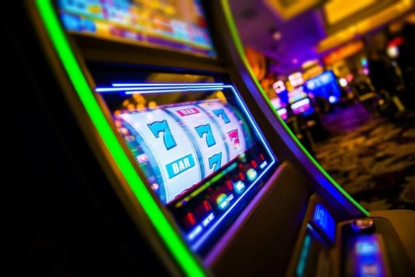 blu89 mobile app interface showing live dealer tables and sportsbook markets on Android and iOS